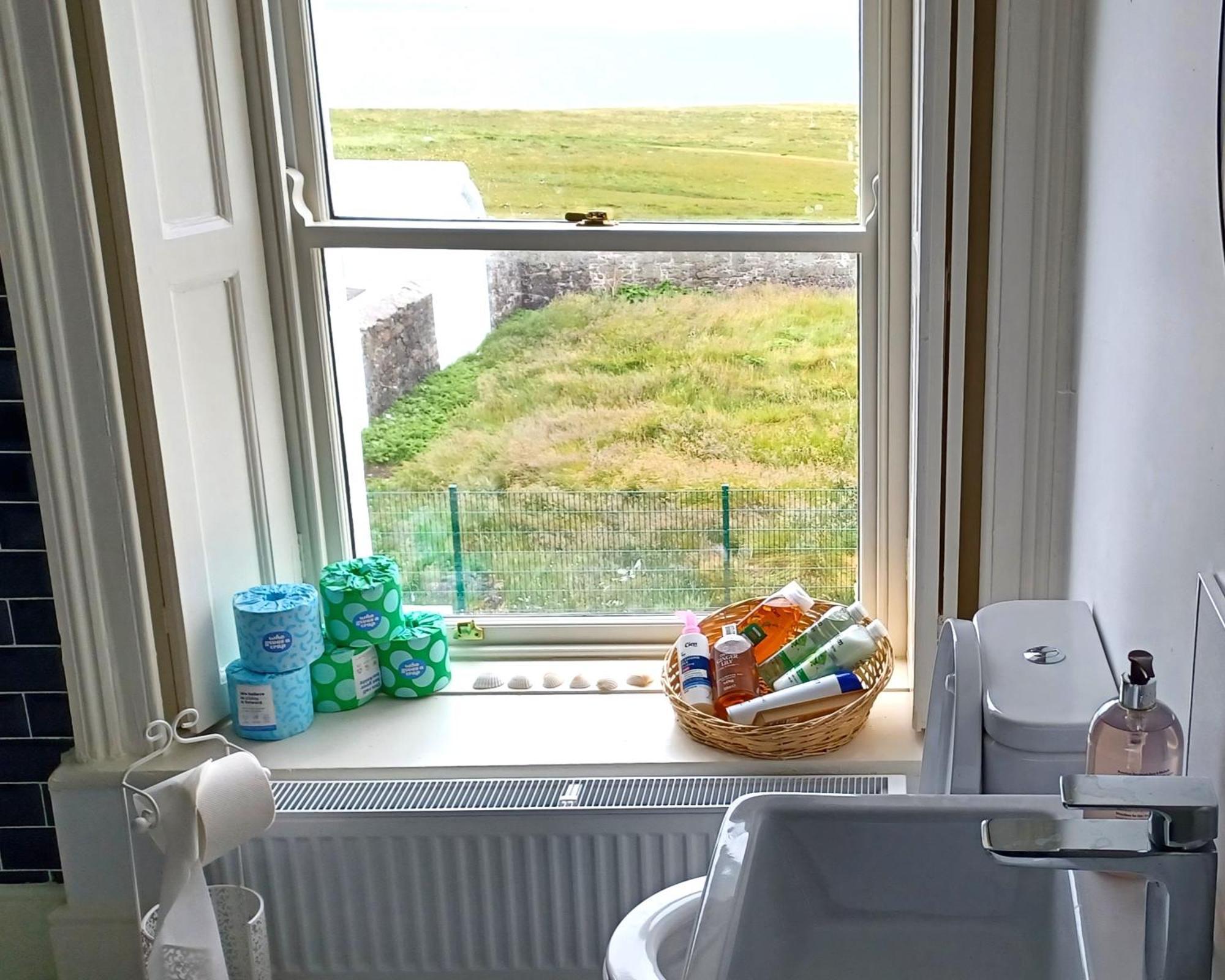 Loop Head Lighthouse Attendant'S Cottage Kilbaha Exterior foto